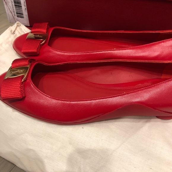 Ferragamo Lustra Varina Bow Flats - Picture 3 of 8